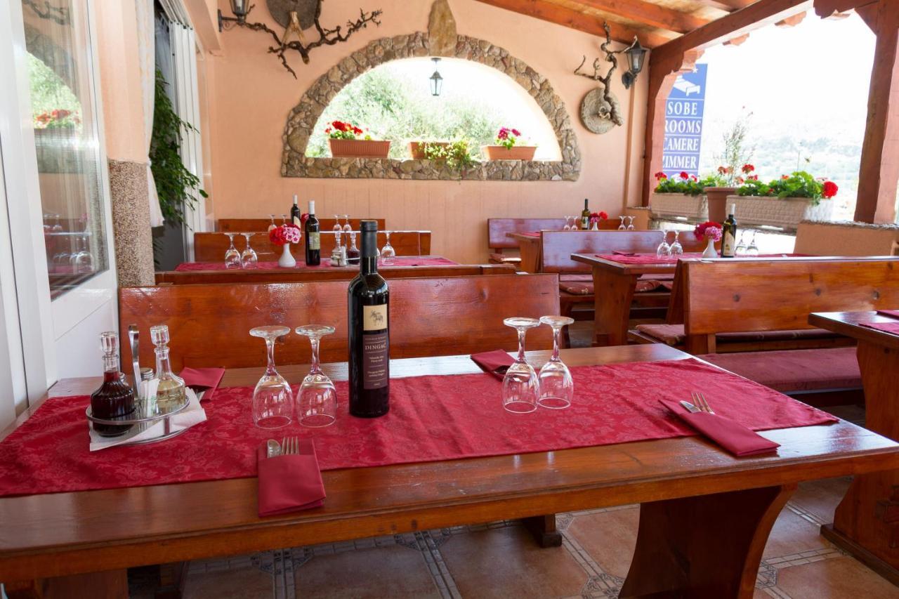 Bed And Breakfast Taverna Miskovic Паг Экстерьер фото