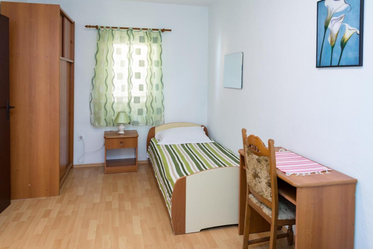 Bed And Breakfast Taverna Miskovic Паг Экстерьер фото